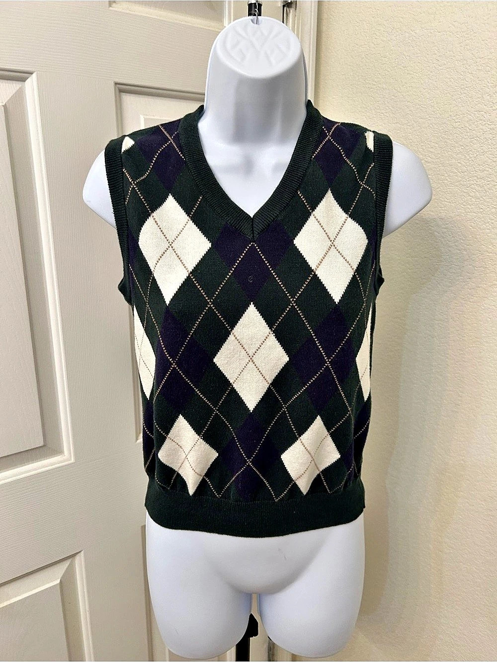Brandy Melville Argyle V-Neck Vest in Green & Purple OS fits like a smallt